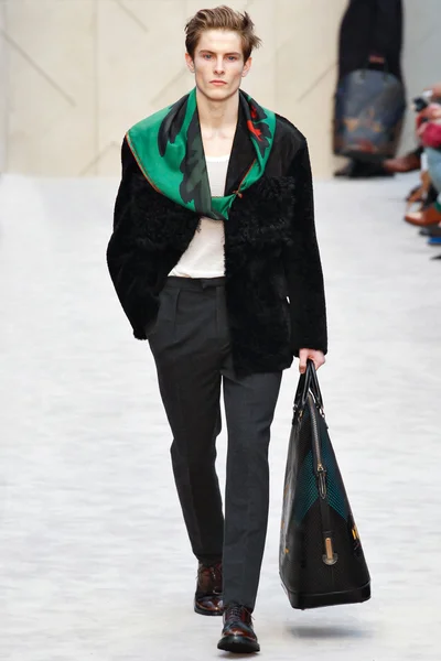 Look 19